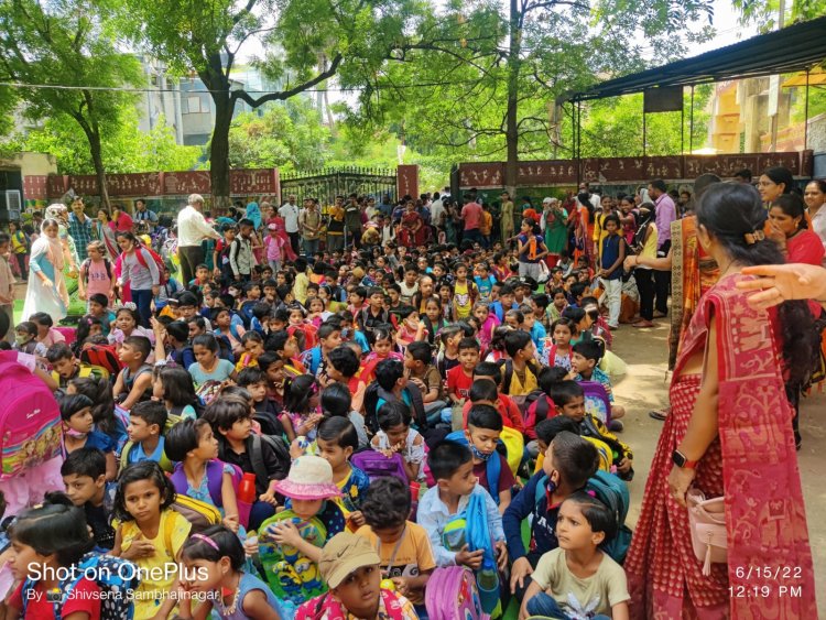 माॅन्टेसोरी बालक मंदिर शाळेत विद्यार्थ्यांचे स्वागत