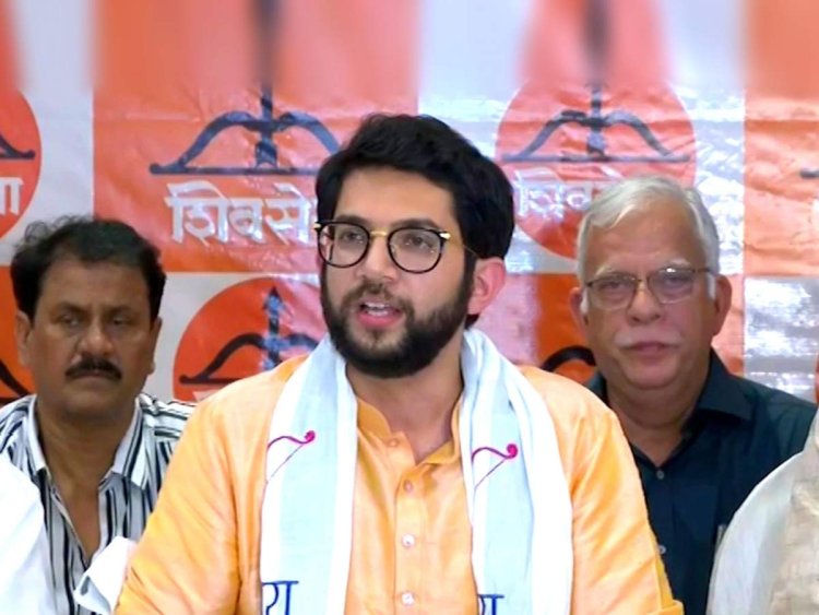 Aditya Thackeray : “लिहून घ्या, हे सरकार कोसळणार,” आदित्य ठाकरेंचे मोठे विधान