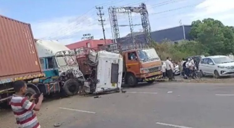 पुणे- सातारा महामार्गावर  भीषण अपघात