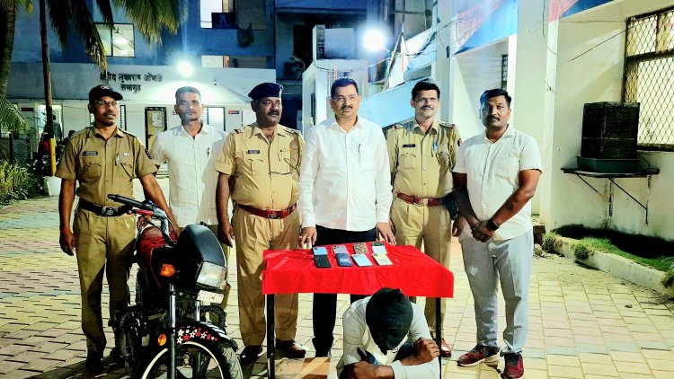 अखेर एमआयडीसी वाळूज मध्ये मोबाईल चोरणारे दोन चोर जेरबंद ; दोन चोरासह तीन लाखाचा मुद्देमाल जप्त